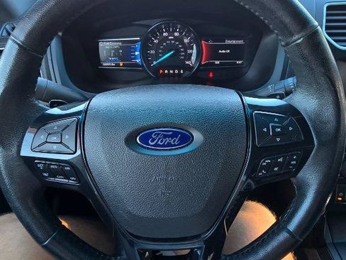 Used 2016 Ford Explorer XLT w/ Equipment Group 202A FWD image 26