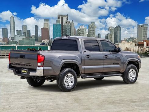 Used 2021 Toyota Tacoma SR5 RWD image 4