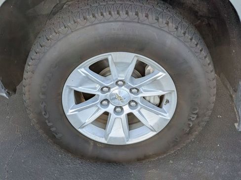 Used 2023 Chevrolet Silverado 1500 W/T w/ Trailering Package image 5