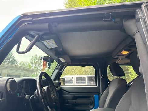 Used 2015 Jeep Wrangler Sport w/ Quick Order Package 23S AWD/4WD image 20