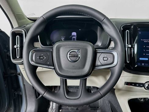 Used 2023 Volvo XC40 B5 Plus w/ Driver Assist Package AWD/4WD image 11