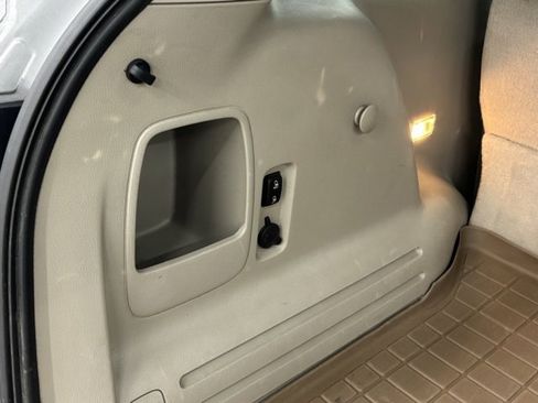 Used 2010 Ford Edge SEL image 7