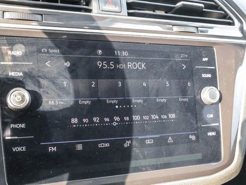 Certified 2024 Volkswagen Tiguan SE image 22