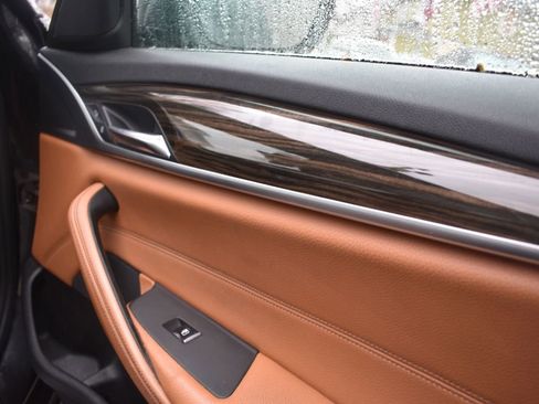 Used 2019 BMW 530i xDrive w/ Convenience Package image 22