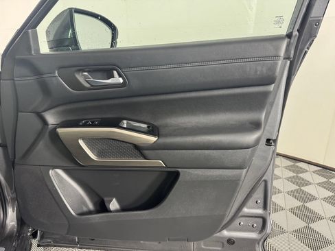 Used 2025 Nissan Pathfinder Platinum w/ Cargo Package FWD image 32