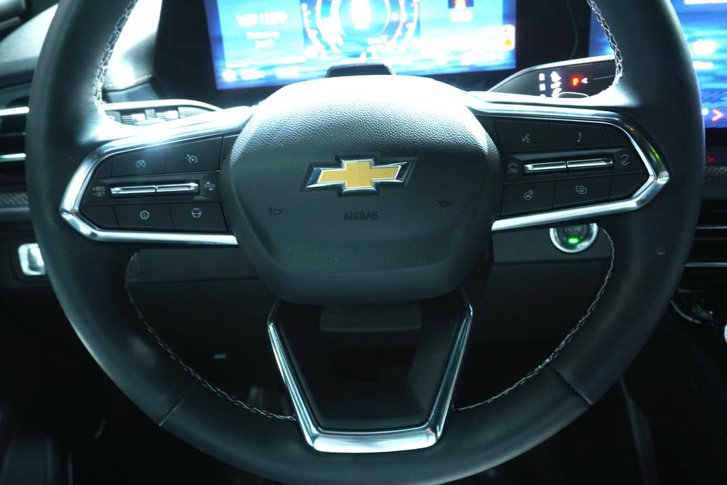 Used 2025 Chevrolet Traverse High Country AWD/4WD image 21