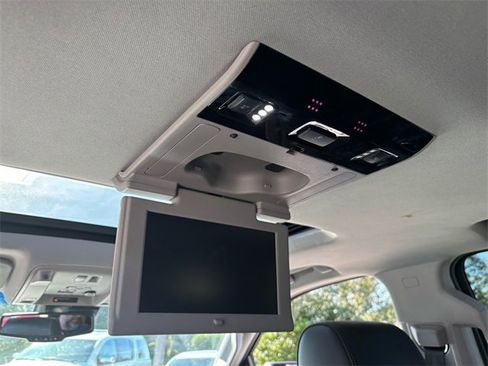 Used 2018 GMC Yukon Denali w/ Denali Ultimate Package image 18