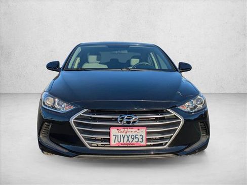 Used 2017 Hyundai Elantra SE image 2