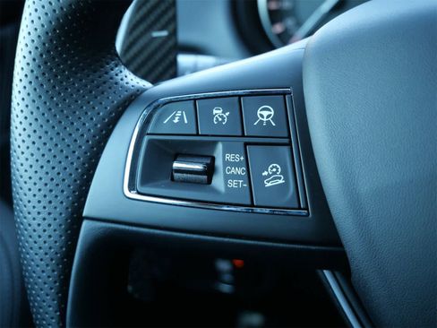 Used 2022 Maserati Levante Trofeo image 17