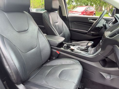 Used 2016 Ford Edge Titanium w/ Equipment Group 302A AWD/4WD image 33