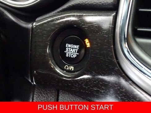 Used 2018 Jeep Grand Cherokee Laredo AWD/4WD image 8