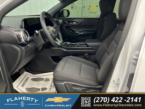 Used 2026 Chevrolet Equinox LT AWD/4WD image 9