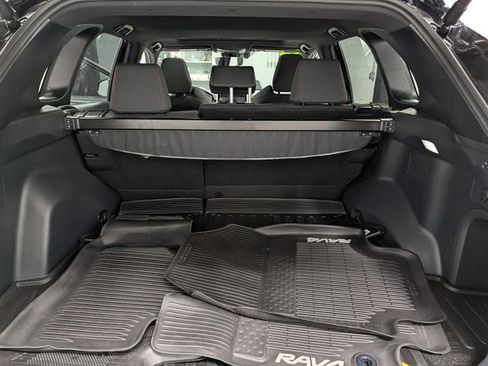 Used 2024 Toyota RAV4 SE w/ Weather & Moonroof Package AWD/4WD image 17