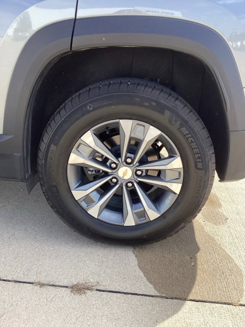 Used 2026 Chevrolet Equinox LT w/ Convenience Package II AWD/4WD image 6