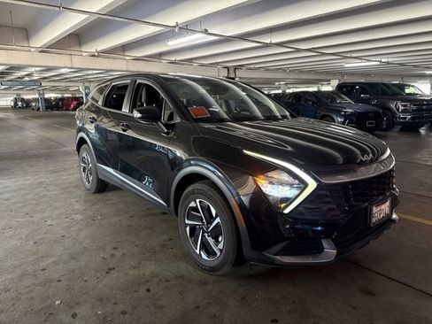 Certified 2023 Kia Sportage LX AWD/4WD image 3