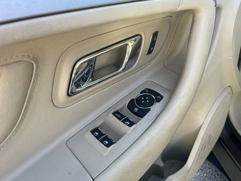 Used 2015 Ford Taurus SEL w/ Equipment Group 201A image 19