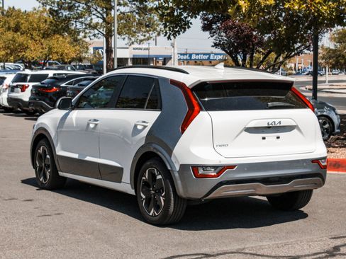 Used 2023 Kia Niro Wave FWD image 7