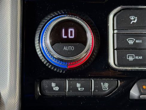 Used 2021 GMC Yukon XL Denali w/ Denali Premium Package AWD/4WD image 24