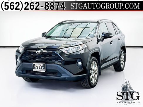 Used 2020 Toyota RAV4 XLE Premium image 1