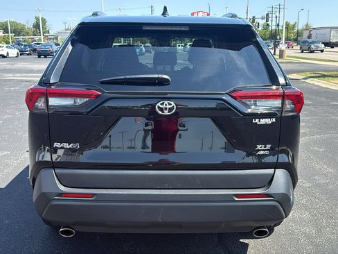 Used 2025 Toyota RAV4 XLE AWD/4WD image 6