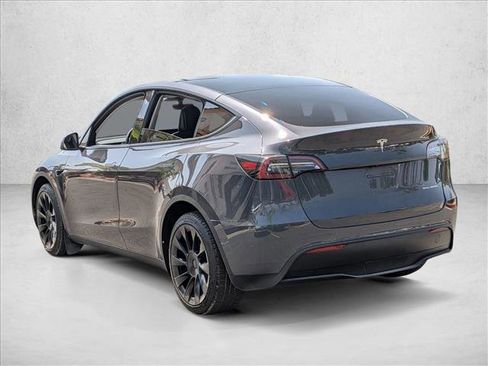 Used 2022 Tesla Model Y Long Range AWD/4WD image 8
