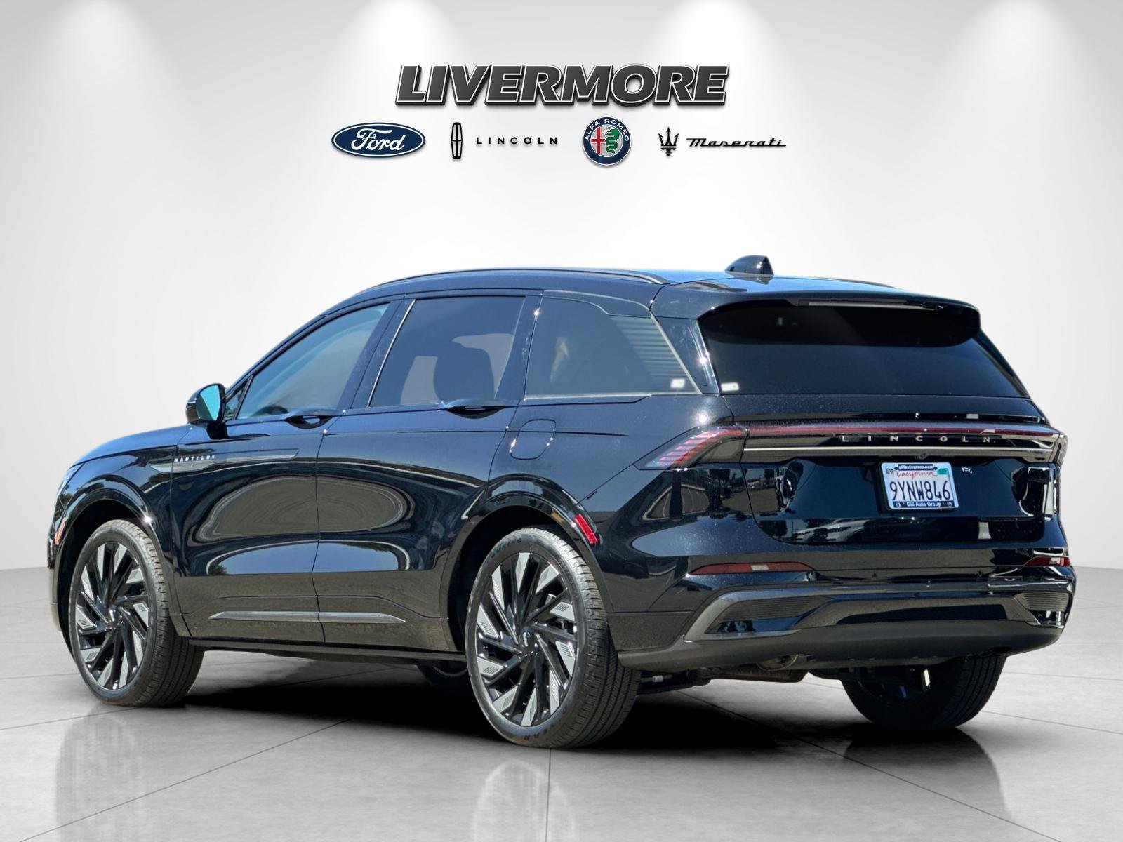 Used 2026 Lincoln Nautilus Reserve w/ Jet Appearance Package AWD/4WD image 5