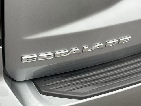 Used 2023 Cadillac Escalade Premium Luxury image 25