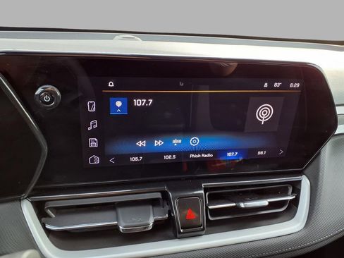 Used 2025 Chevrolet TrailBlazer LT w/ Driver Confidence Package AWD/4WD image 5