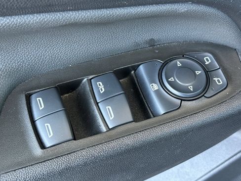 Used 2024 Chevrolet Equinox LT FWD image 18