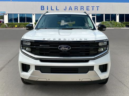 New 2026 Ford Expedition Max Platinum w/ Driver's Package AWD/4WD image 2