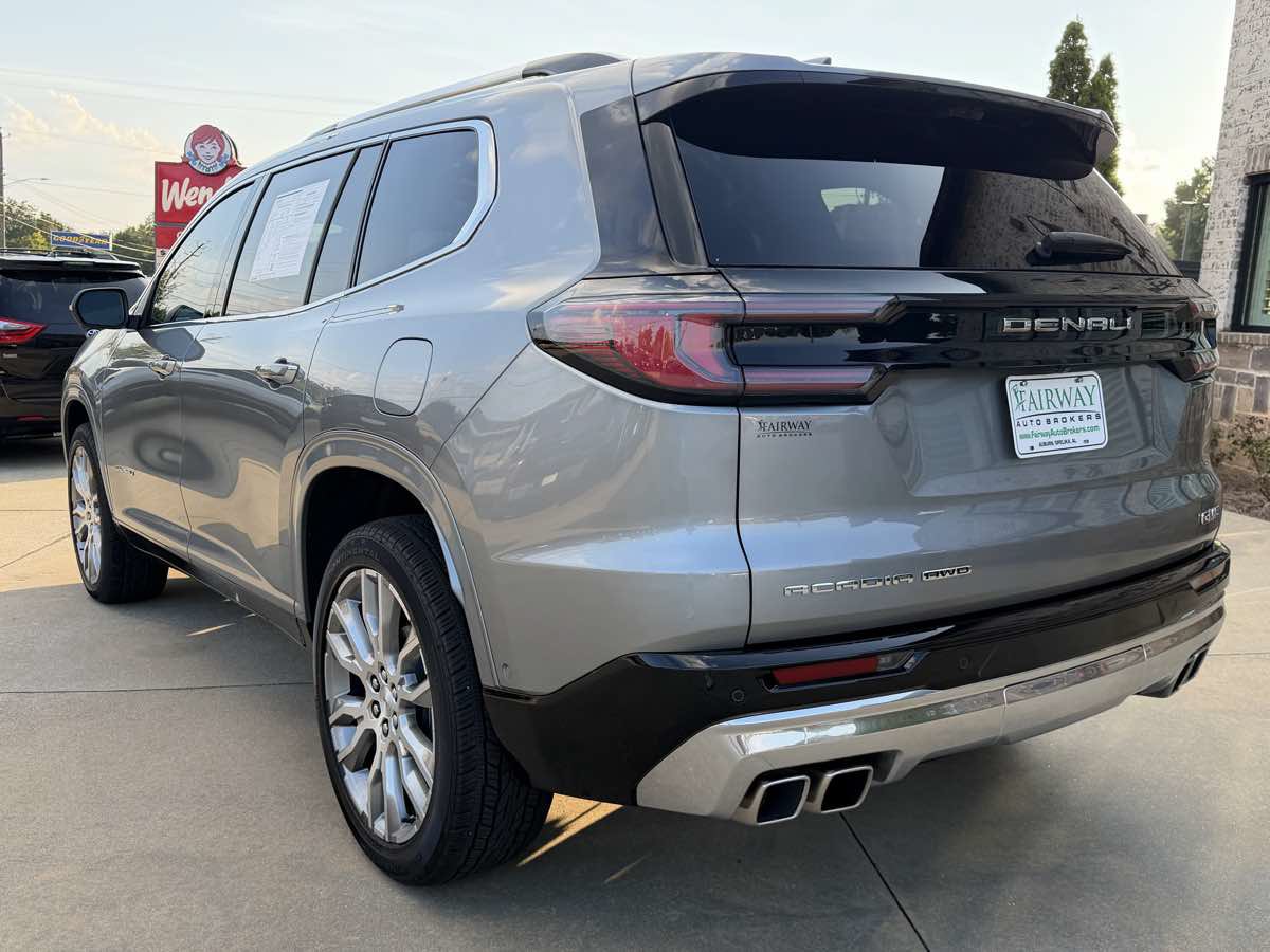 Used 2025 GMC Acadia Denali w/ Super Cruise Package AWD/4WD image 8