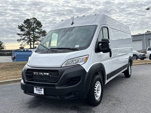 Used 2025 RAM ProMaster 2500 w/ Storage Group image 5