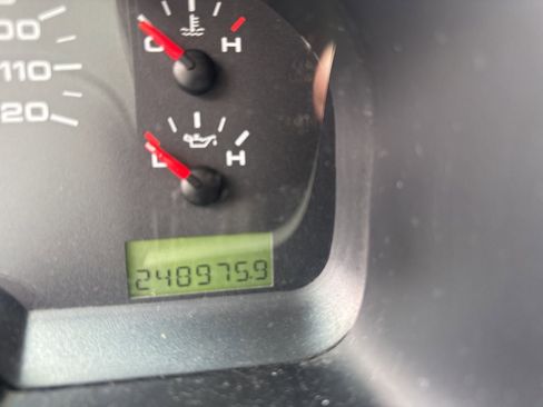 Used 2006 Ford F150 XLT image 14