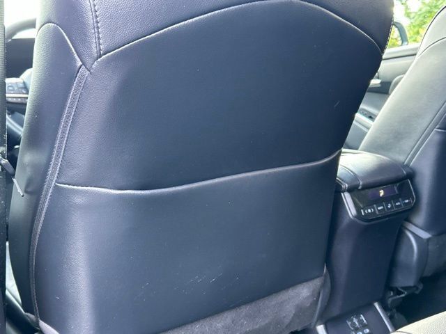 Used 2022 Toyota Highlander XLE AWD/4WD image 40