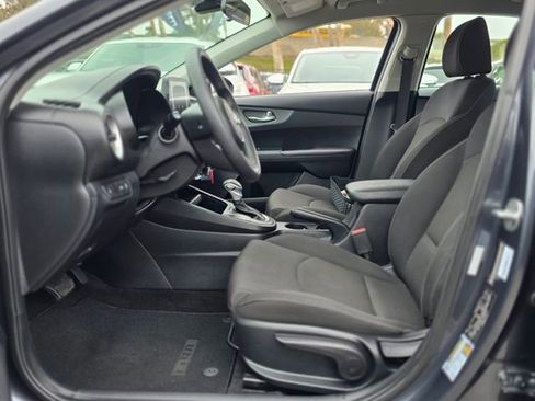 Used 2020 Kia Forte Sedan FWD image 11
