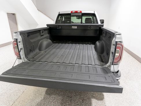 Used 2018 GMC Sierra 1500 SLT w/ SLT Premium Package AWD/4WD image 10