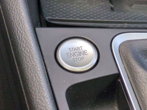 Used 2025 Volkswagen Jetta SE FWD image 34