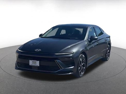 Used 2025 Hyundai Sonata SEL FWD image 8