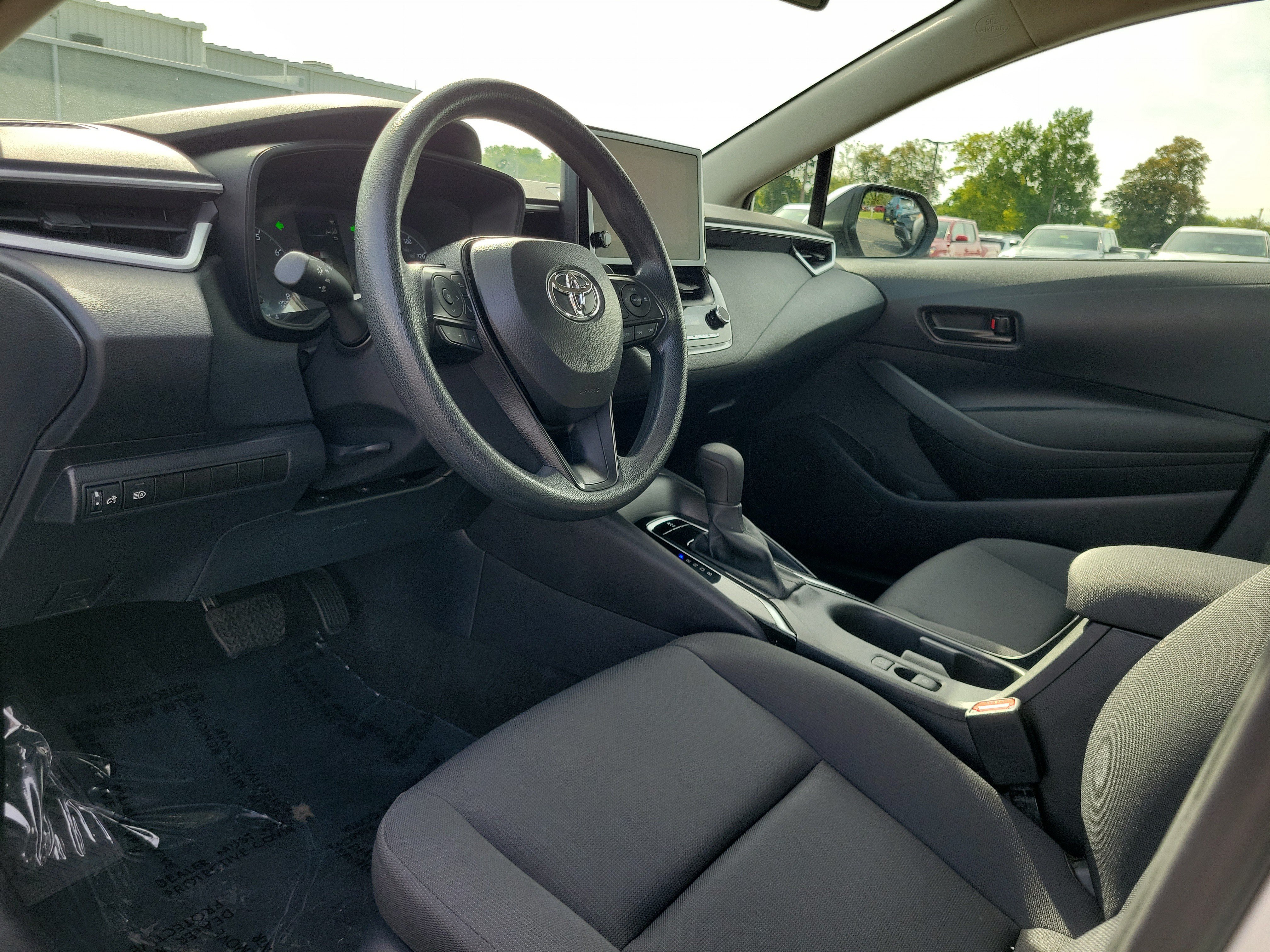 Used 2025 Toyota Corolla LE FWD image 19