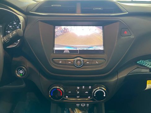 Used 2021 Chevrolet TrailBlazer LT FWD image 9