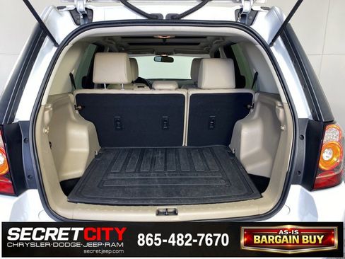 Used 2014 Land Rover LR2 image 30