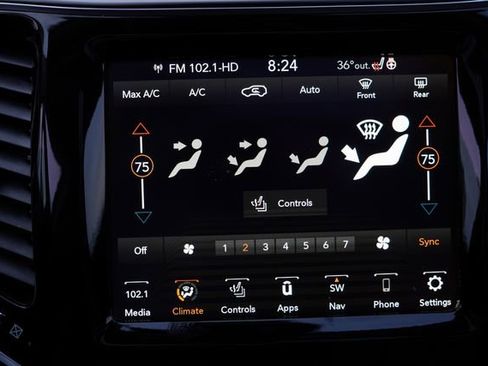 Certified 2022 Jeep Cherokee Limited w/ Elite Package image 28