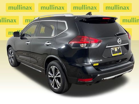 Used 2019 Nissan Rogue SV w/ Premium Package image 9