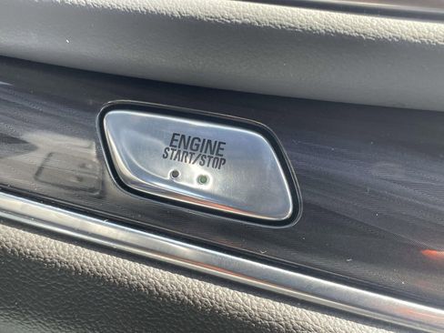 Used 2024 Buick Enclave Premium image 18