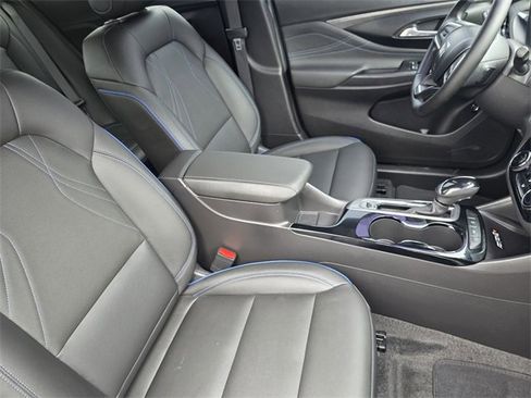 Used 2025 Buick Envista Sport Touring w/ Convenience II Package image 12