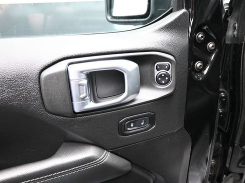 Used 2023 Jeep Wrangler Unlimited Sahara w/ Cold Weather Group AWD/4WD image 12