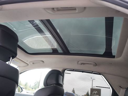 Used 2025 Genesis Electrified GV70 Advanced w/ Prestige Package image 22