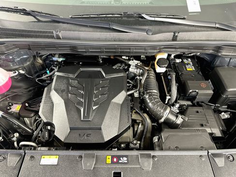 Used 2026 Kia Carnival FWD image 34