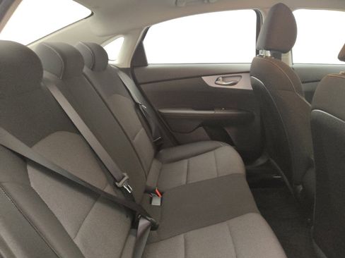 Used 2022 Kia Forte LXS w/ LXS Technology Package FWD image 19
