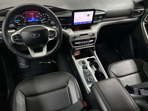 Used 2024 Ford Explorer XLT w/ Equipment Group 202A image 13